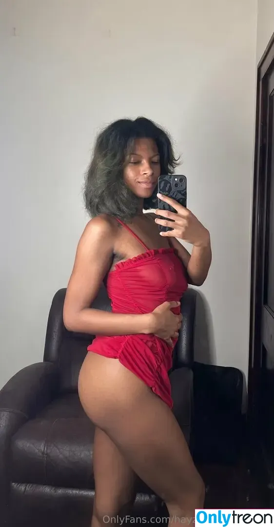 hayzelmakesyounut nude photo #0046 (hayzelmcnut)