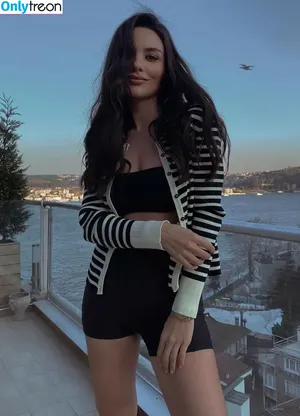 Hazal Filiz / hazalfilizkucukkose nude photo #0007