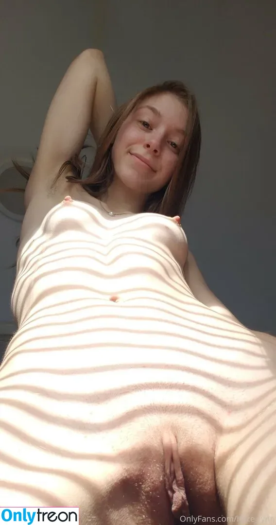 Haze Lynn nude photo #0113 (FlipMineArseMom / haze_lynn / therealhazelyn)