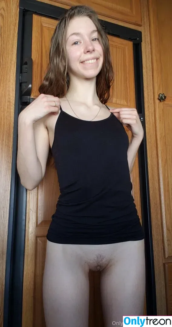 Haze Lynn nude photo #0139 (FlipMineArseMom / haze_lynn / therealhazelyn)