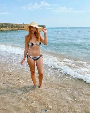 Hazel Hayes / thehazelhayes фото голая #0002
