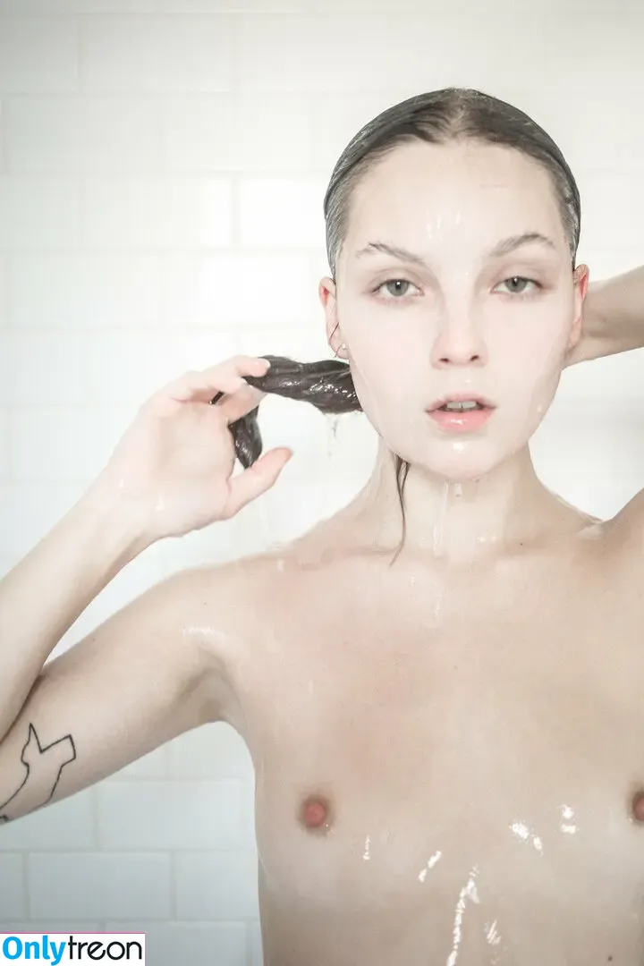 Heaven Starr nude photo #0003 (PenelopeJones / _heavenstarr / heaven.starr / rayeb4by)