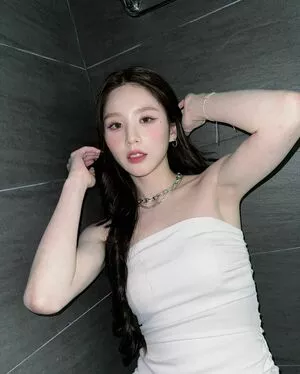 HeeJin / heejin_theworld nude photo #0008