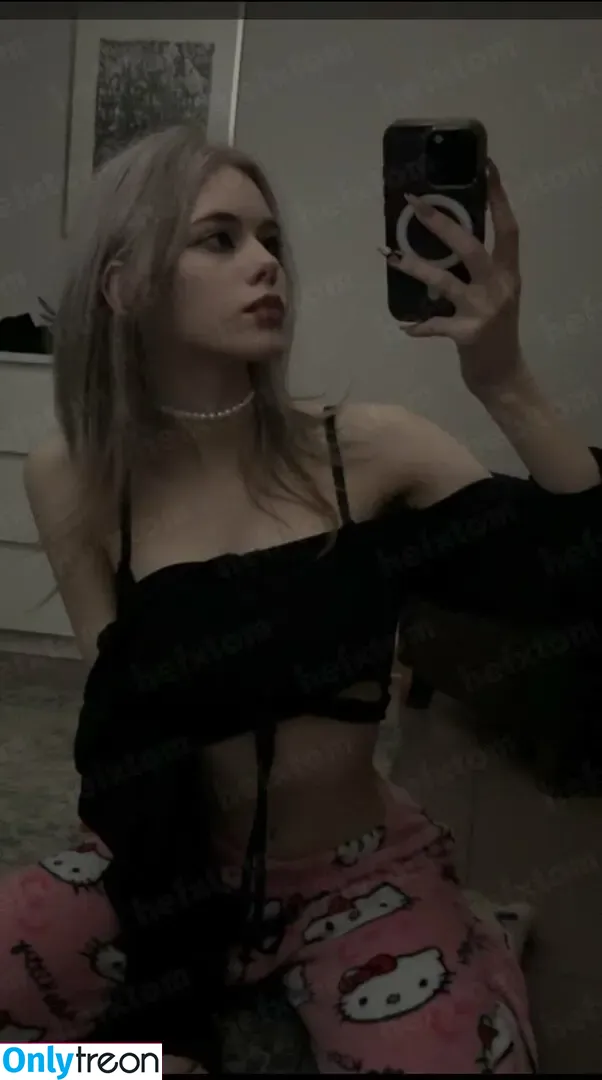hefxtom nude photo #0138 (hefxtom)