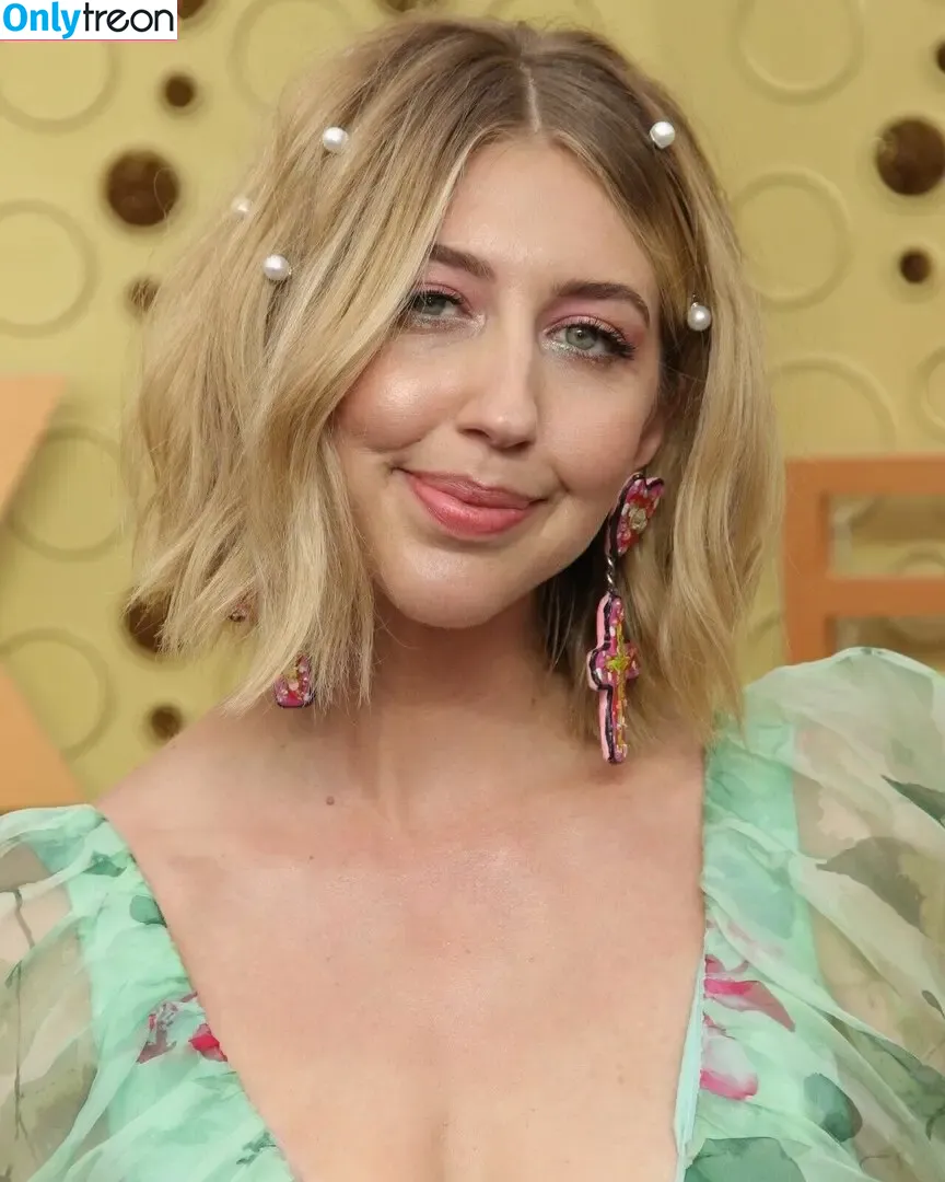 Heidi Gardner nude photo #0043 (Heidigardner / heidilgardner)