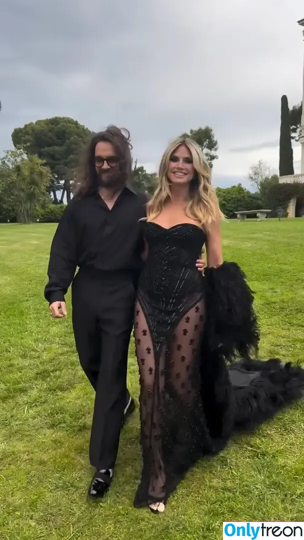 Heidi Klum nude photo #5012 (heidiklum)