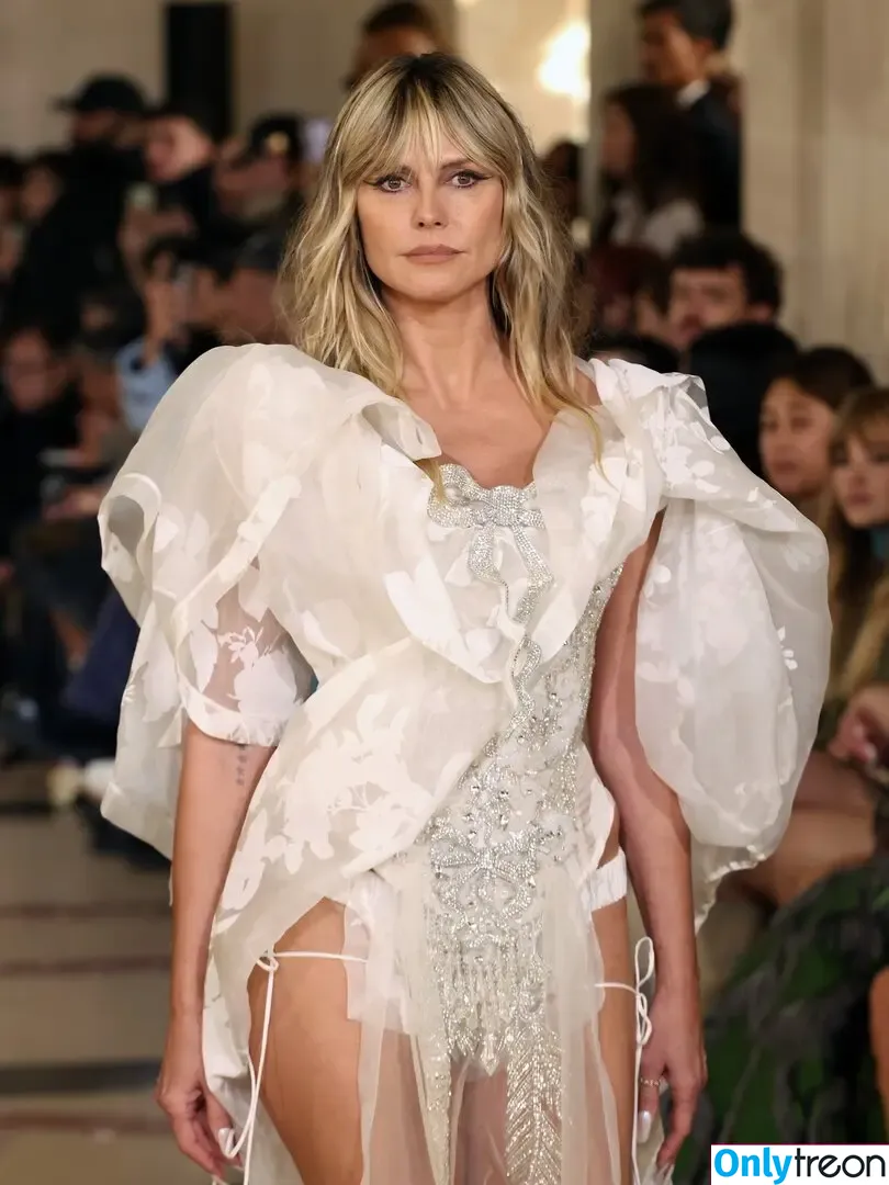 Heidi Klum nude photo #5356 (heidiklum)