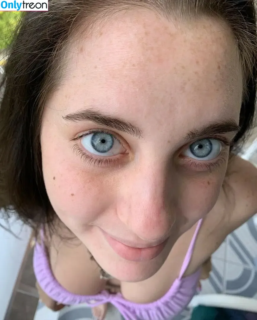 heidigeb nude photo #0001 (Heidi Gebhard / heidigreytv / heidiigeb)