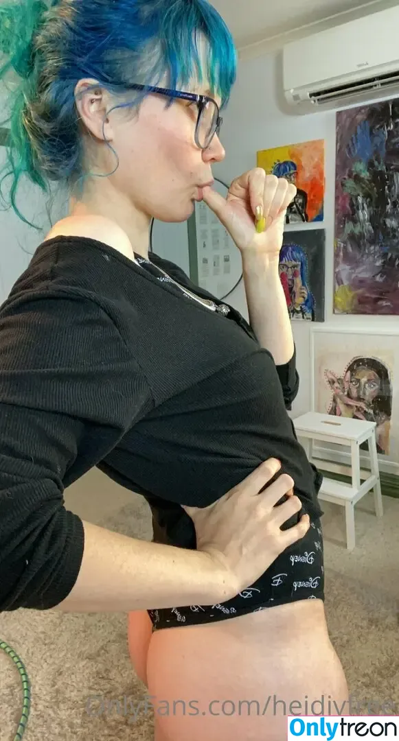 heidivlife nude photo #0029 (heidilife_)
