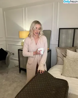 Helen Flanagan / helen_flanagan / hjgflanagan nude photo #1235