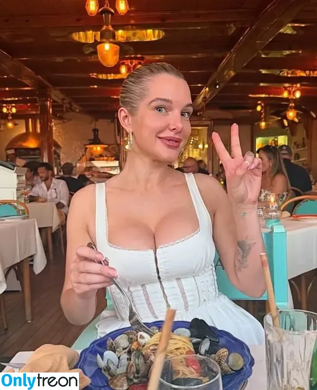 Helen Flanagan nude photo #1708 (helen_flanagan / hjgflanagan)