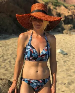 Helen Skelton / helenskelton nude photo #0034