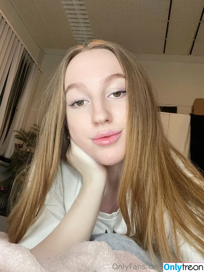helencore nude photo #0077 (helencore)