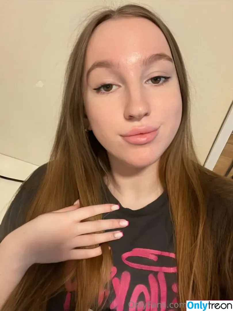 helencore nude photo #0100 (helencore)