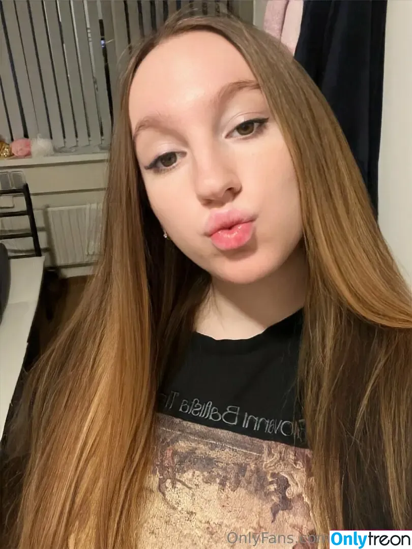 helencore nude photo #0102 (helencore)
