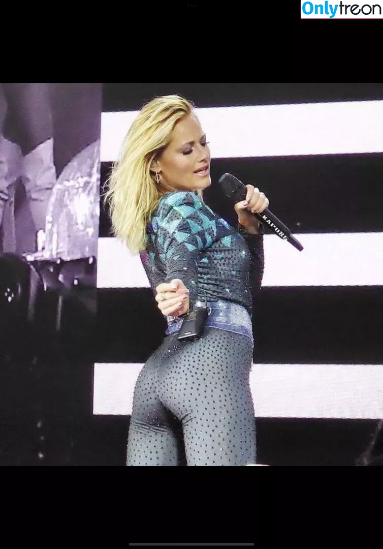 Helene Fischer nude photo #0034 (helenefischer)