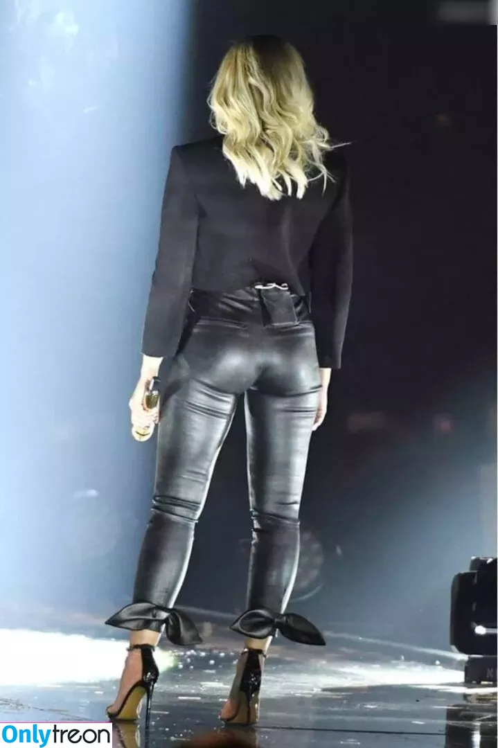 Helene Fischer nude photo #0040 (helenefischer)