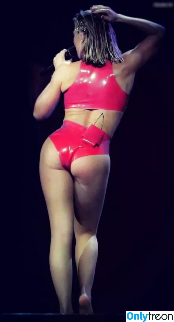 Helene Fischer nude photo #0044 (helenefischer)