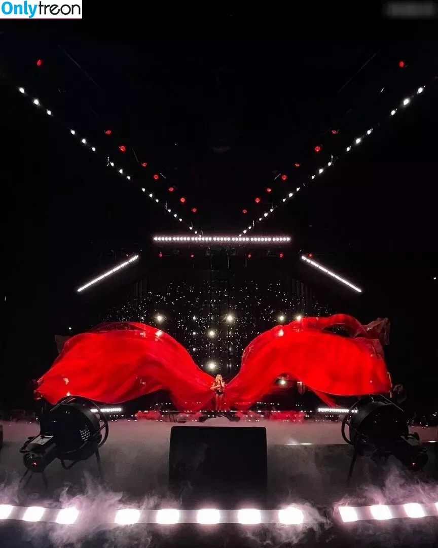 Helene Fischer голая photo #0404 (helenefischer)