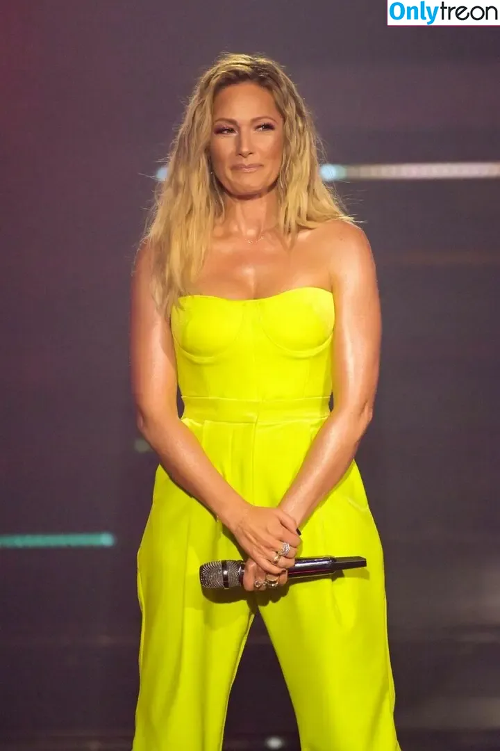 Helene Fischer голая photo #0645 (helenefischer)