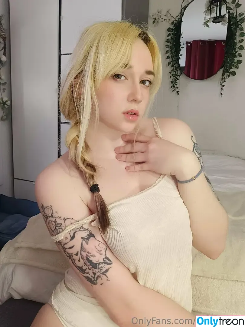 Heniasama nude photo #0159 (Heniasama)