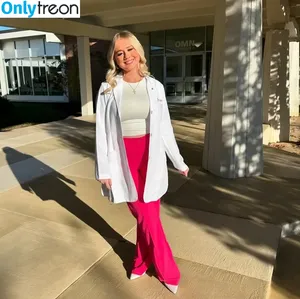 henleyyyy / henleyapps_ / heynellyy nude photo #0003