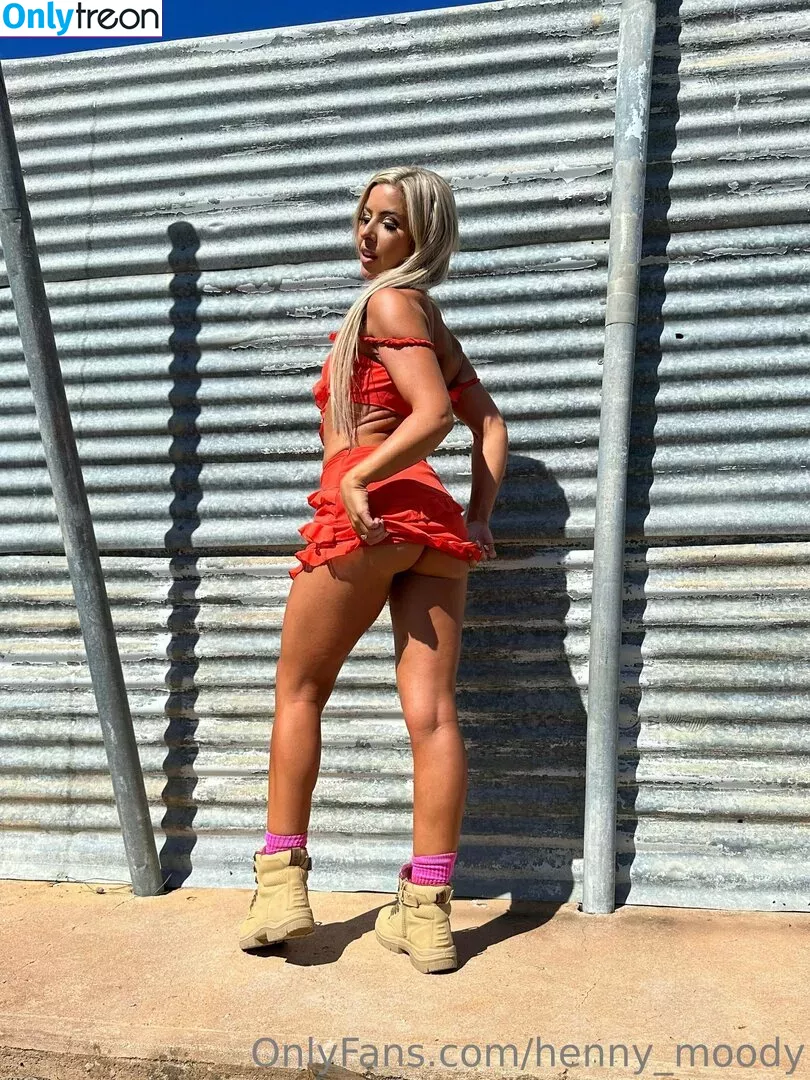 henny_moody nude photo #0011 (henny_moody)