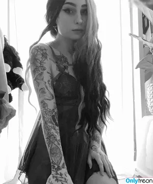 hernamewasloneliness / pineapplereap3r nude photo #0013
