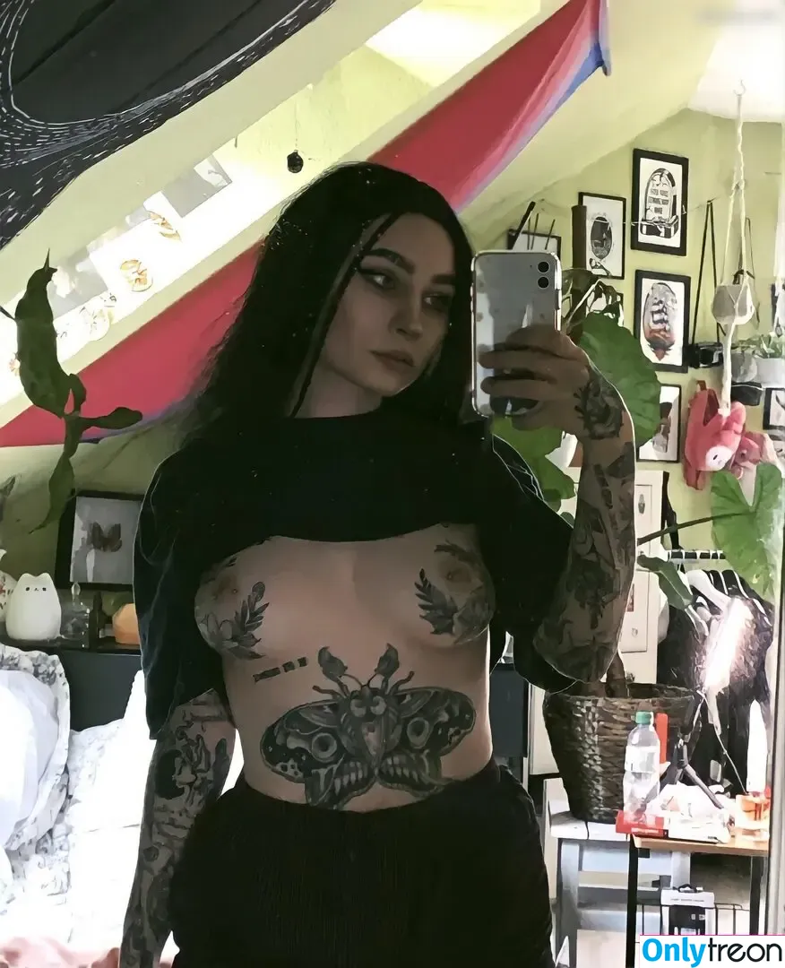 hernamewasloneliness nude photo #0048 (pineapplereap3r)