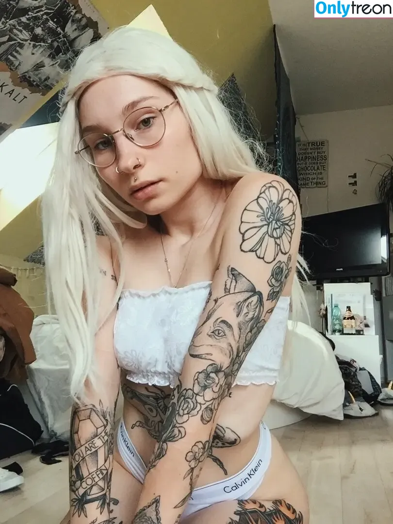 hernamewasloneliness nude photo #0088 (pineapplereap3r)