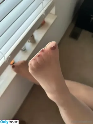 hernylonfeetfree / karrie_daniels00 фото голая #0097