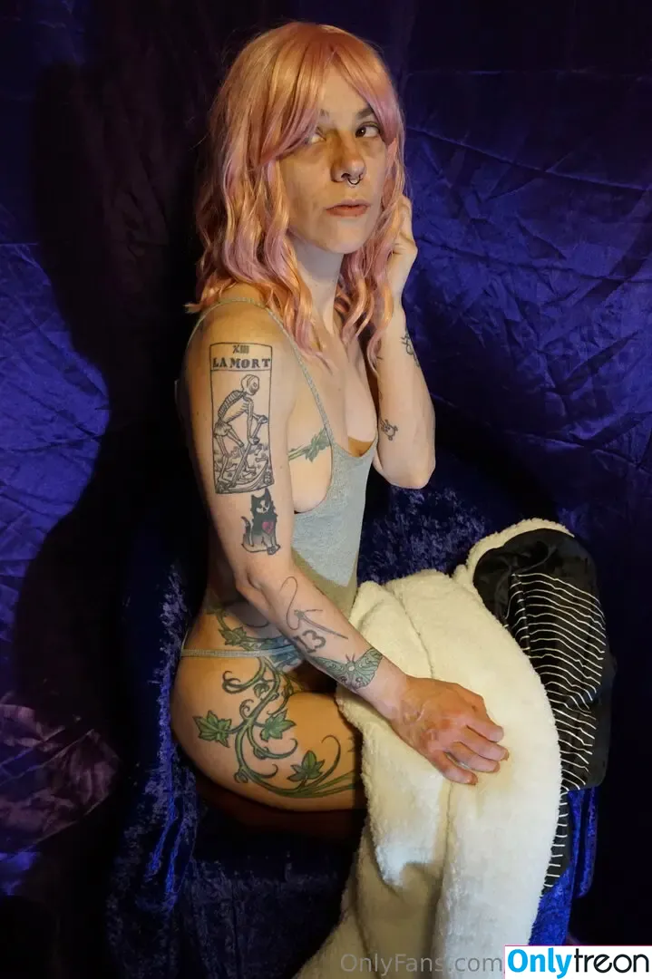 hexxxkitten голая photo #0055 (thehexkitten)