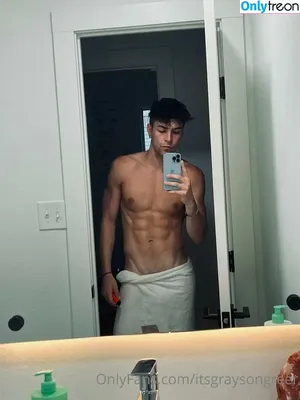 hey.itsgrayson / heyyitsgrey nude photo #0013