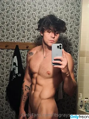 hey.itsgrayson / heyyitsgrey nude photo #0018