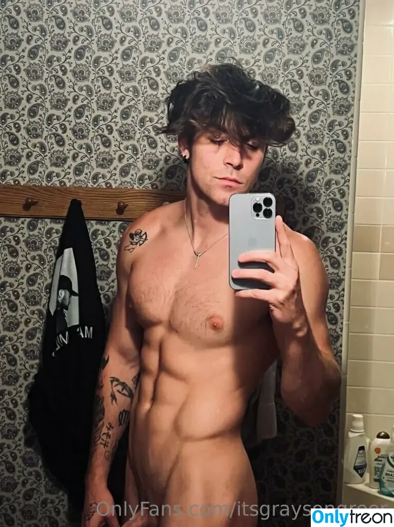 hey.itsgrayson nude photo #0018 (heyyitsgrey)