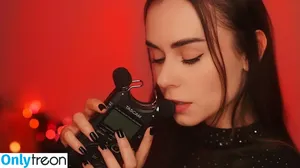 HeyHelen ASMR / heyhelen_asmr nude photo #0015