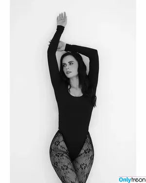 HeyHelen ASMR / heyhelen_asmr nude photo #0034