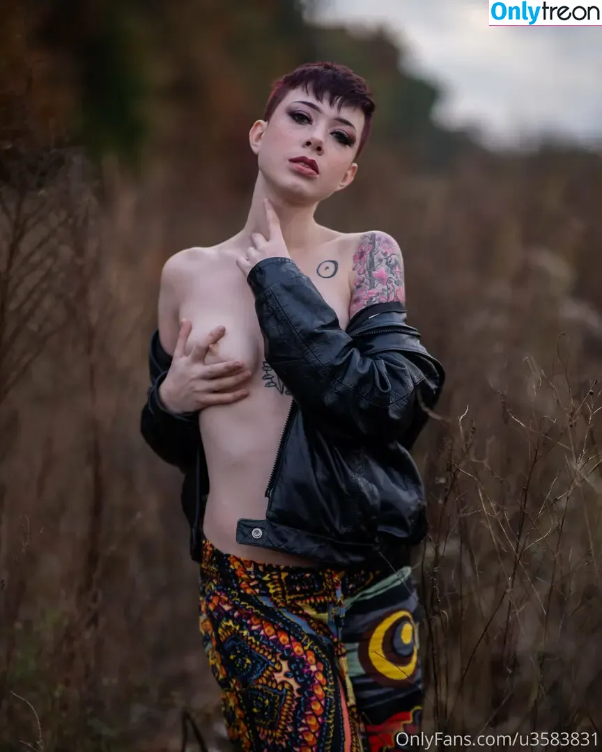 heyhilyraskye nude photo #0053 (heyhilyraskye)