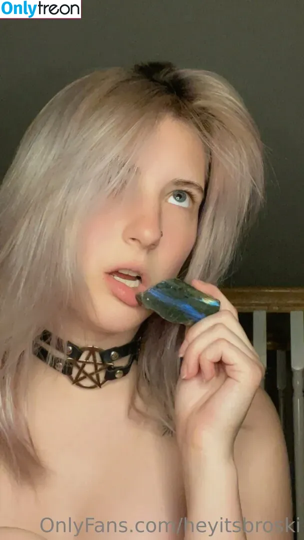 HeyItsBroski nude photo #0160 (Emily Broski / hey.its.broski)