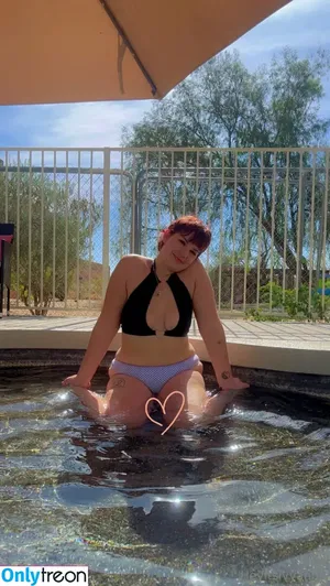 heyitsivyanne / heyitsivettee nude photo #0070