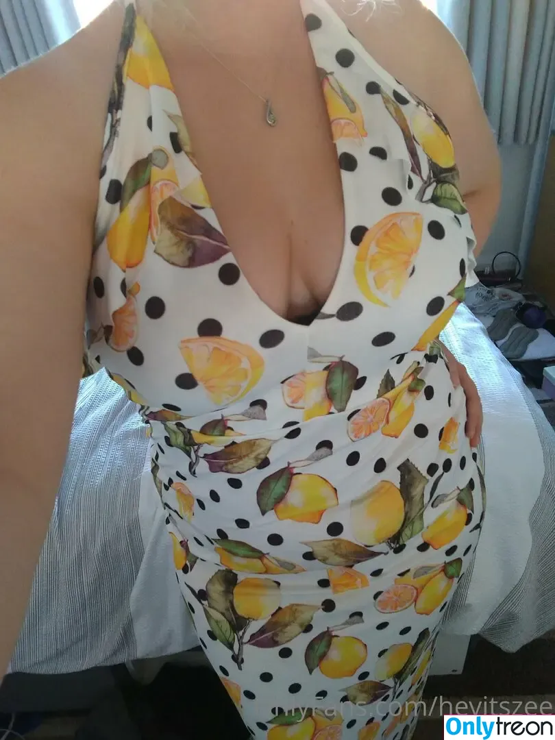 heyitszee nude photo #0009 (heyitszee.kd_)
