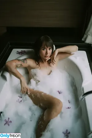 Hheadshhot / AliceBong / hheartshhot nude photo #1034