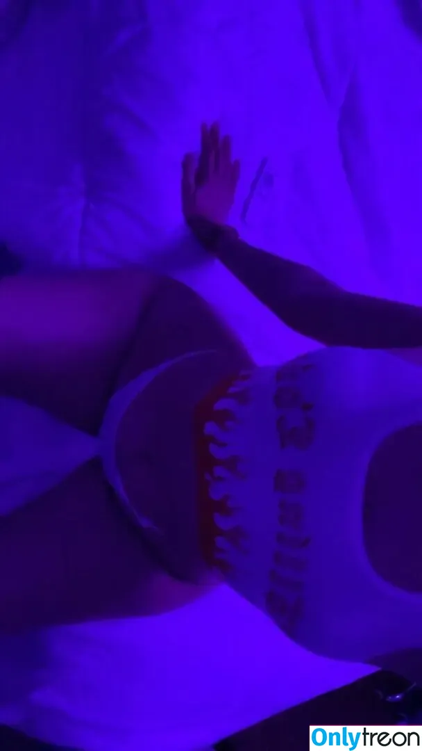 highkeymami nude photo #0013 (Highmamii / highkey.mami)