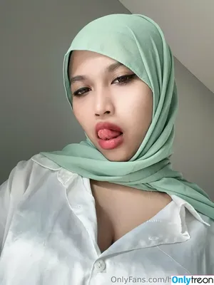 hijab_aysha / hijab_ayesha nude photo #0028