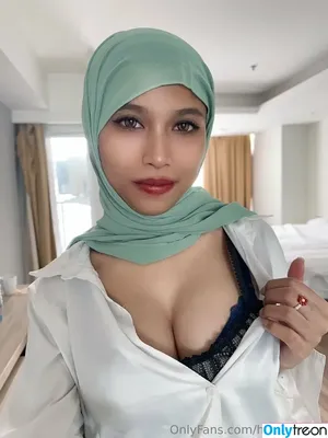 hijab_aysha / hijab_ayesha nude photo #0030