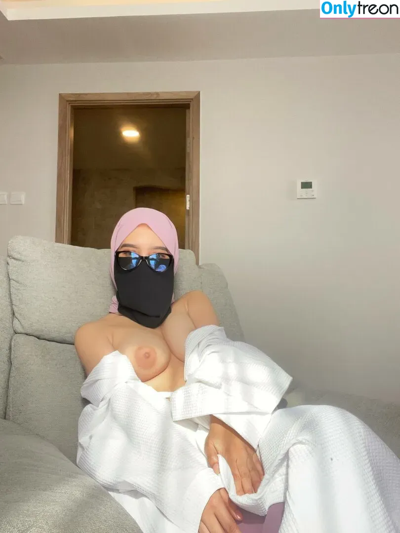 Hijab Camilla nude photo #0040 (hijab_camilla / hijabcamilla)