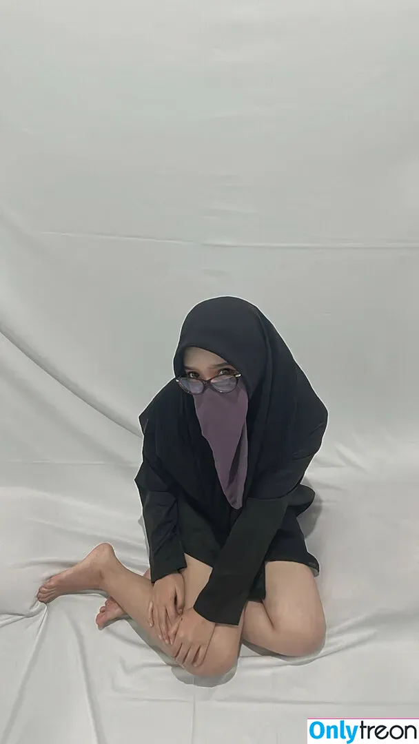 Hijab Camilla nude photo #0070 (hijab_camilla / hijabcamilla)