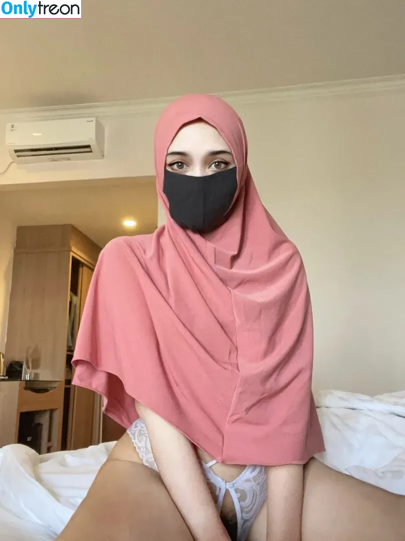 Hijab Camilla nude photo #0105 (hijab_camilla / hijabcamilla)