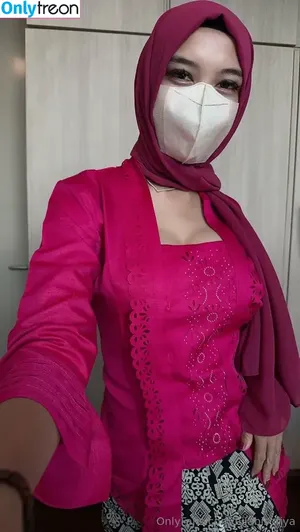 hijabisofiya / hijabisofia nude photo #0016