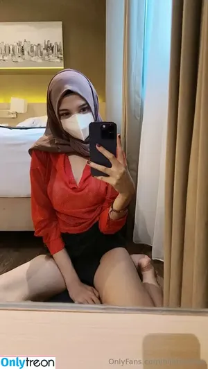 hijabisofiya / hijabisofia nude photo #0022